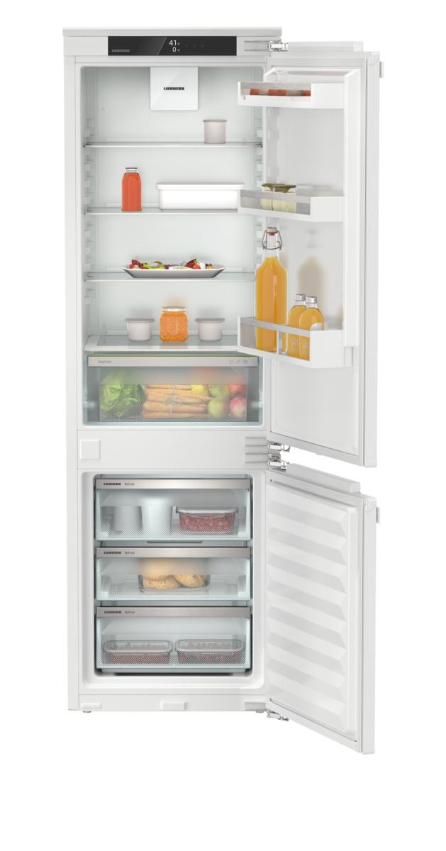 Integrated fridge-freezer with EasyFresh and NoFrost